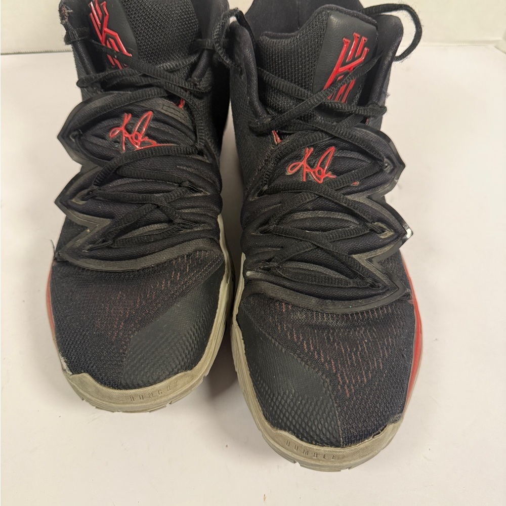 Size 11.5 - Nike Kyrie 5 EP Bred - AO2919-600 - Picture 4 of 11
